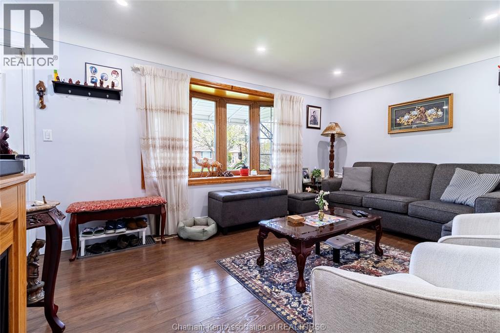 6 Biddell Avenue, Chatham, ON