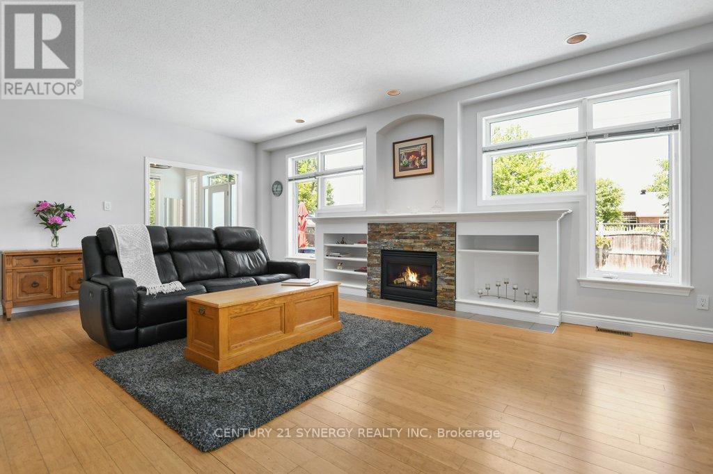 37 Windfield Crescent, Ottawa, ON - Indoor Photo Showing Living Room With Fireplace