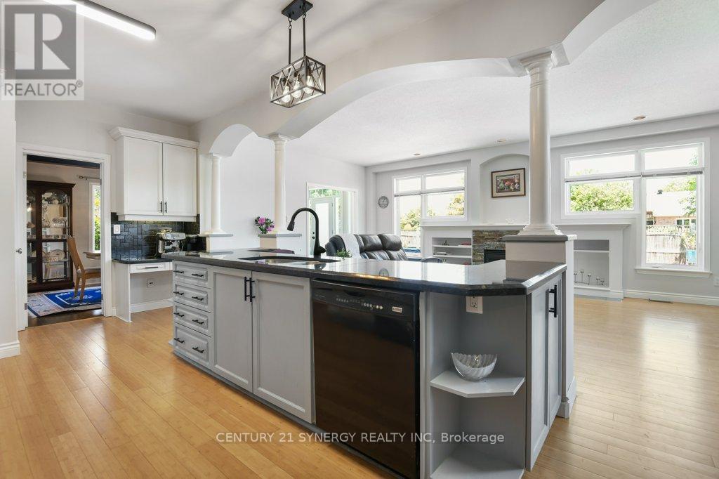 37 Windfield Crescent, Ottawa, ON - Indoor Photo Showing Kitchen