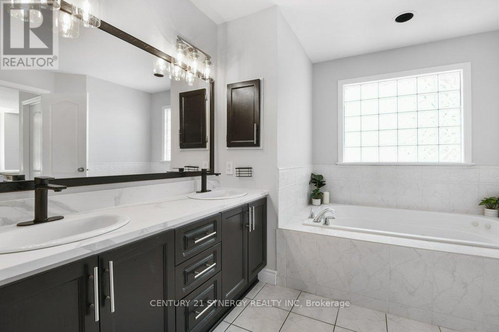 37 Windfield Crescent, Ottawa, ON - Indoor Photo Showing Bathroom