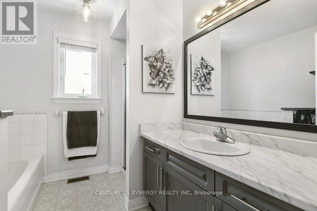 37 Windfield Crescent, Ottawa, ON - Indoor Photo Showing Bathroom