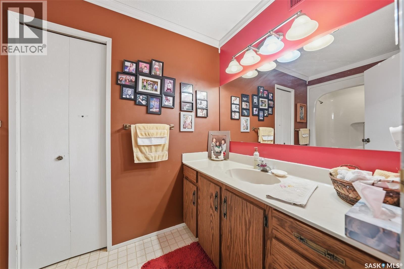 515 3Rd Avenue, Jansen, SK