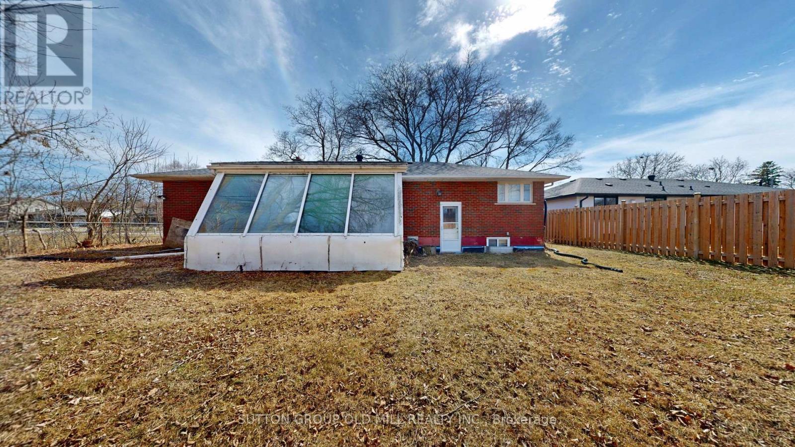 4447 Spruce Avenue, Burlington, ON