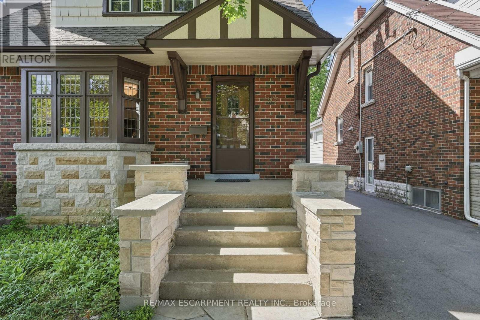 97 Cline Avenue N, Hamilton, ON
