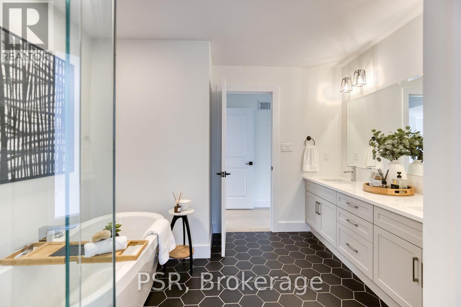 577 Doonwoods Crescent, Kitchener, ON