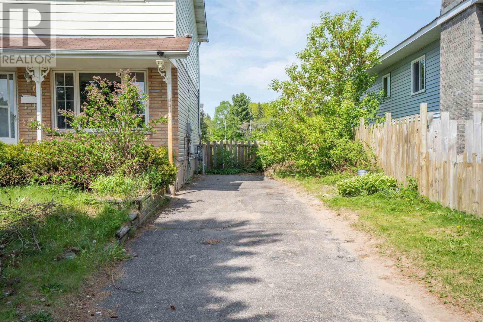 61 Robin St, Sault Ste. Marie, ON - Outdoor