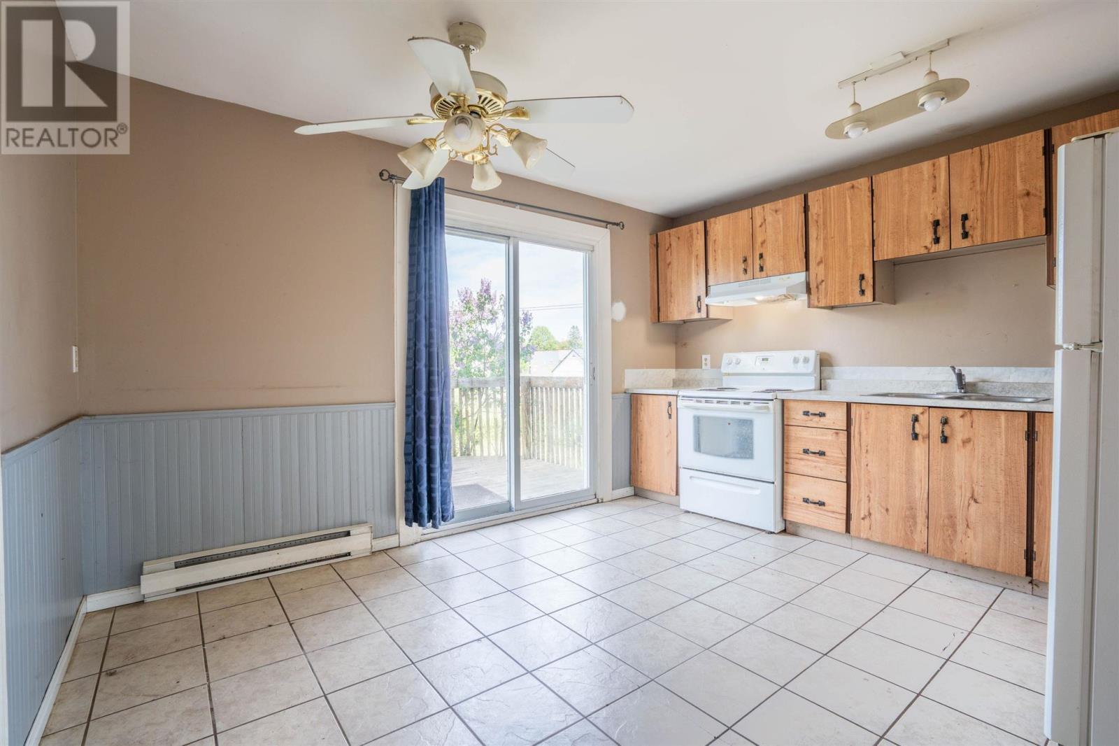 61 Robin St, Sault Ste. Marie, ON - Indoor Photo Showing Kitchen