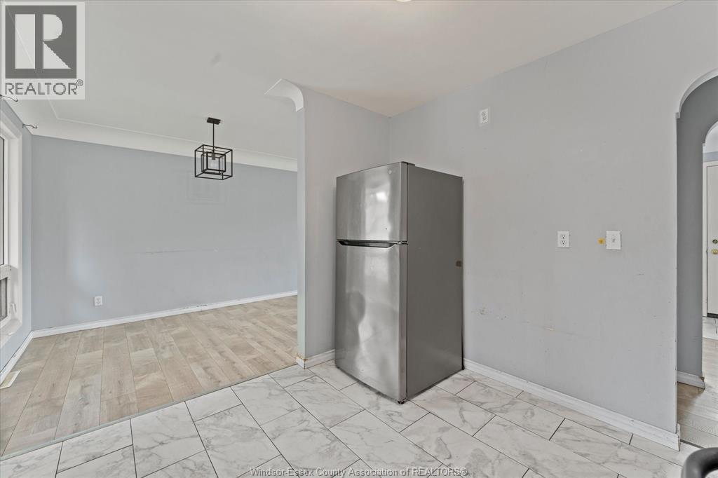 4065 Dougall, Windsor, ON
