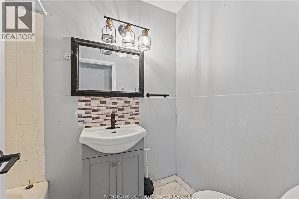 4065 Dougall, Windsor, ON