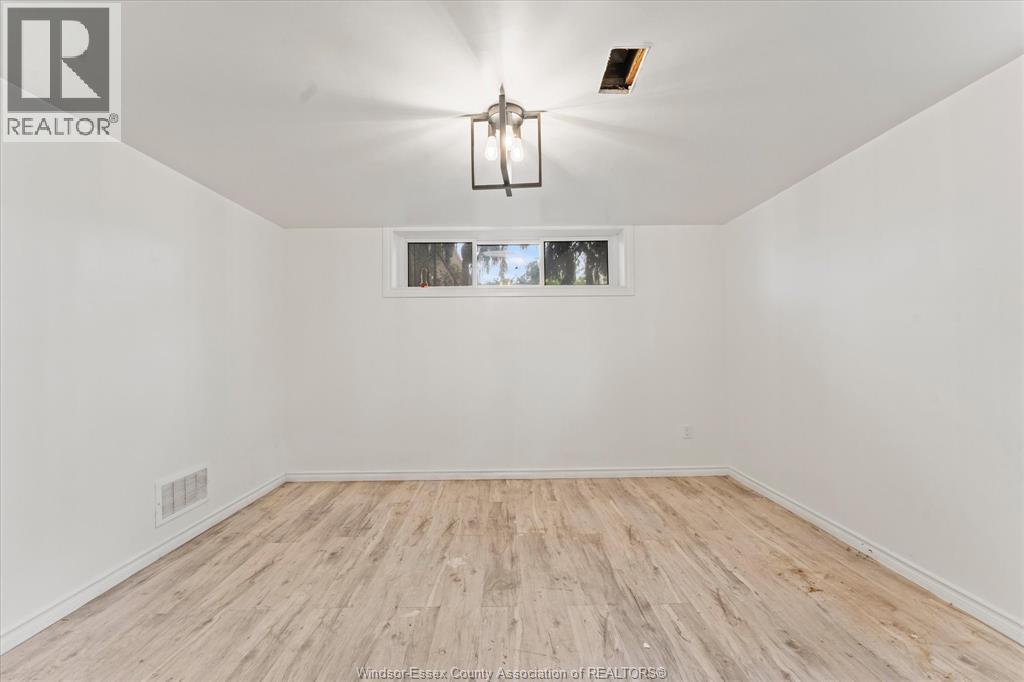 4065 Dougall, Windsor, ON