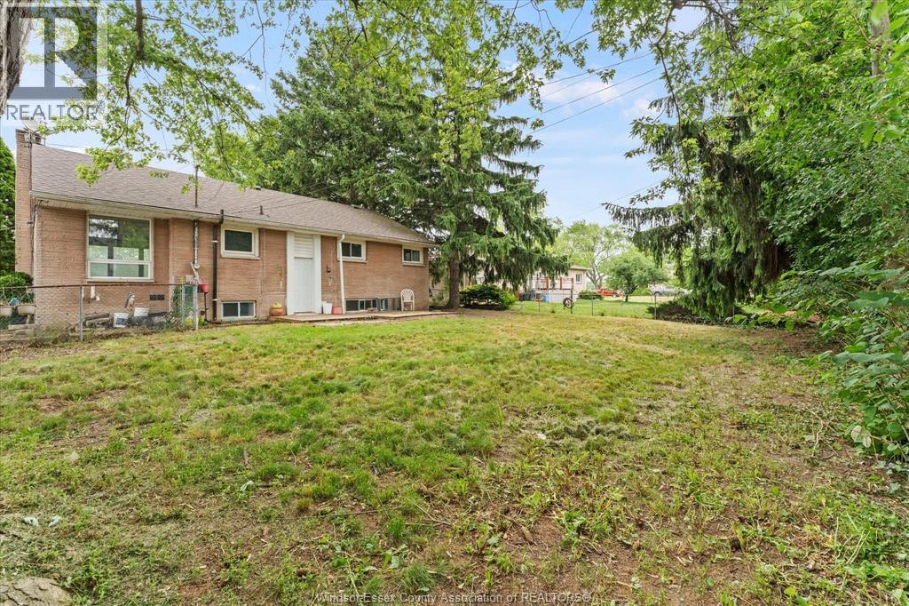 4065 Dougall, Windsor, ON