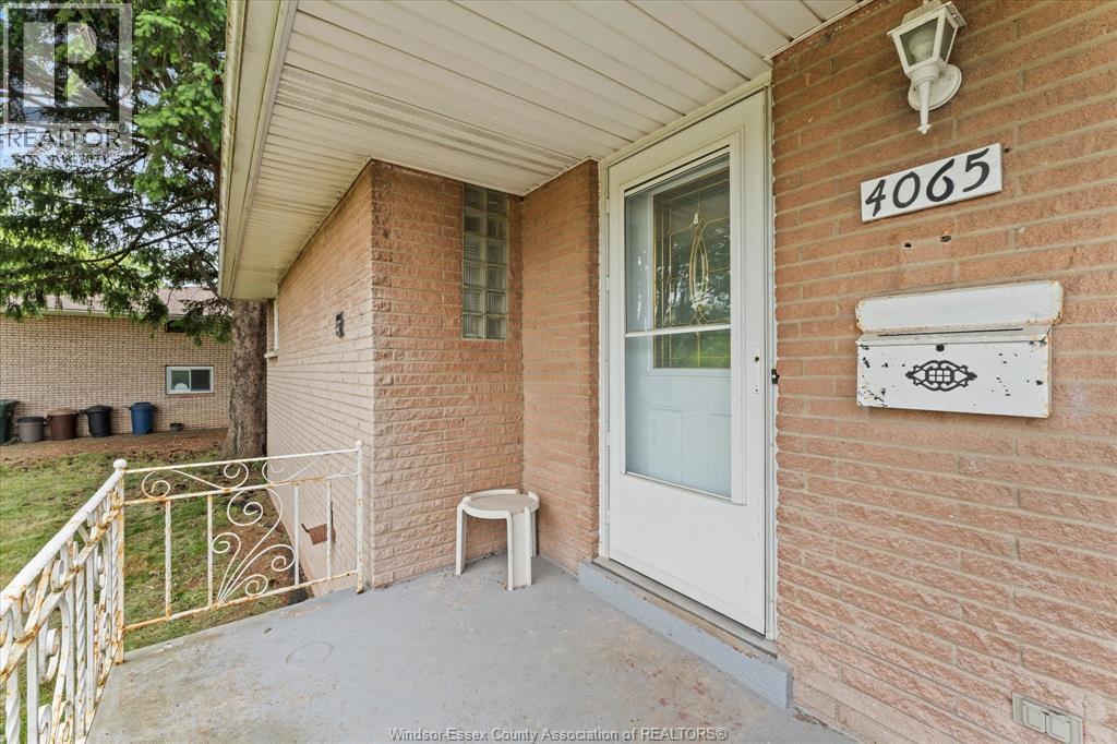 4065 Dougall, Windsor, ON