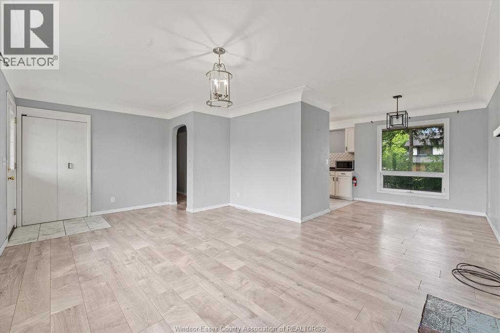 4065 Dougall, Windsor, ON