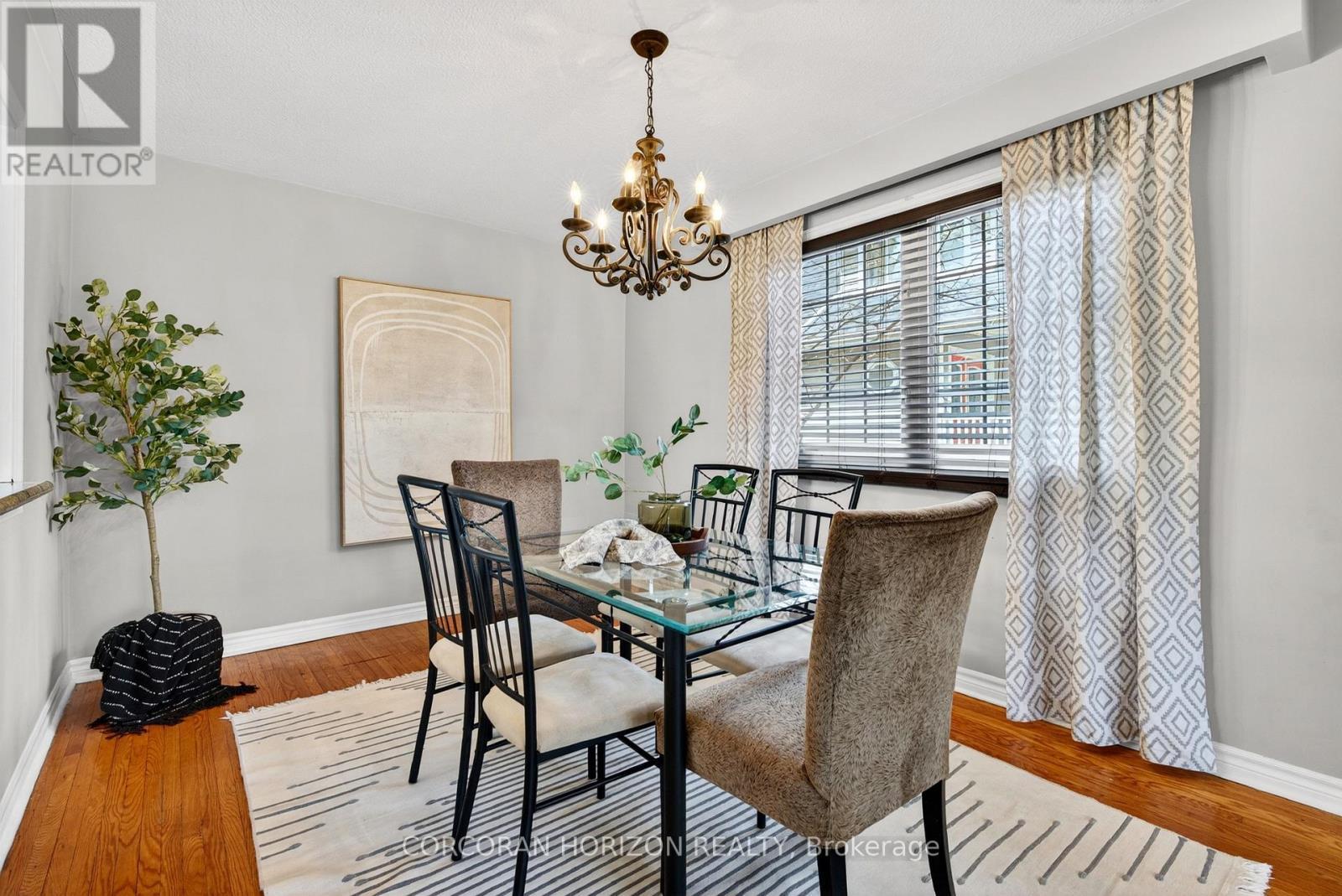 77 Mineola Road E, Mississauga, ON