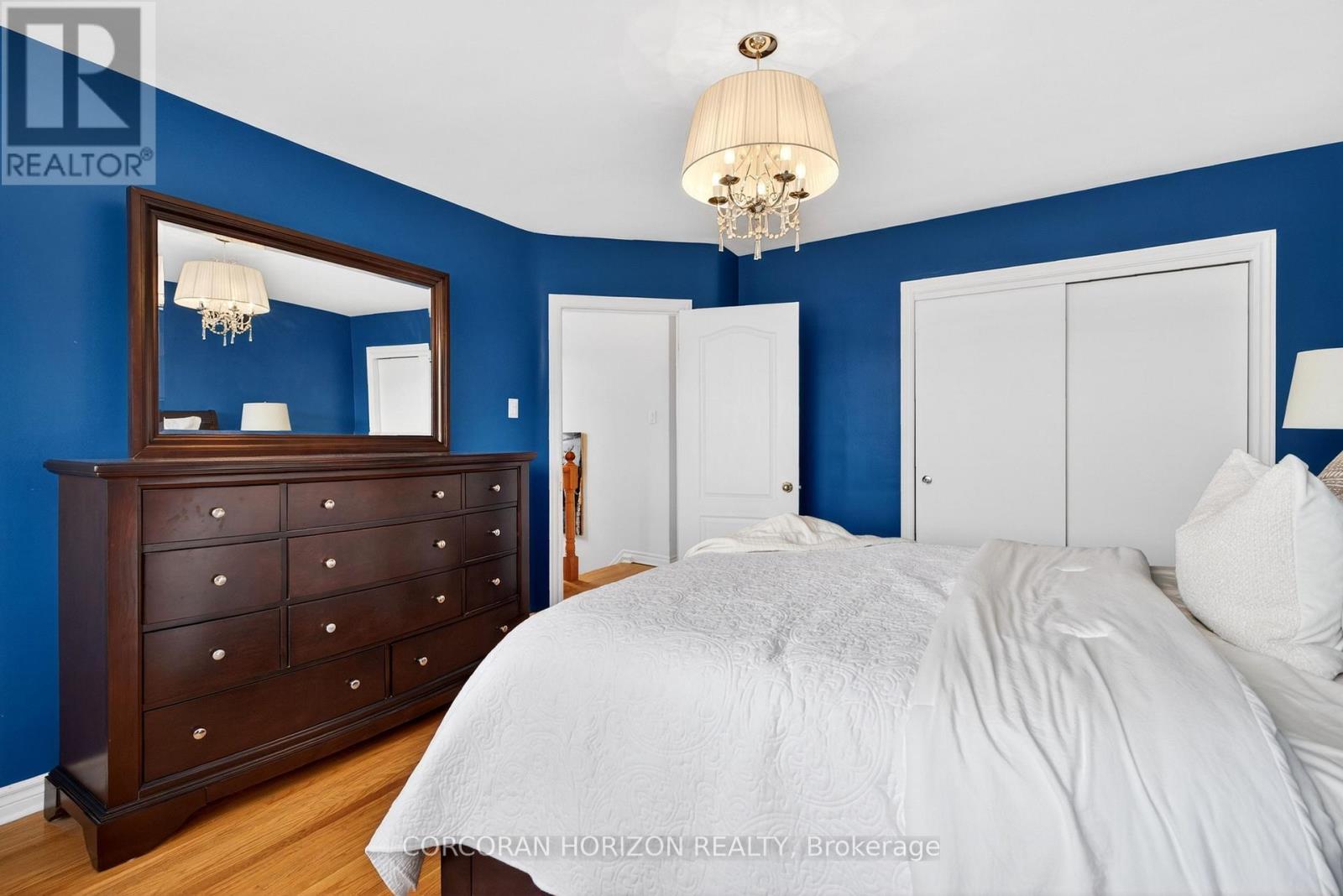 77 Mineola Road E, Mississauga, ON