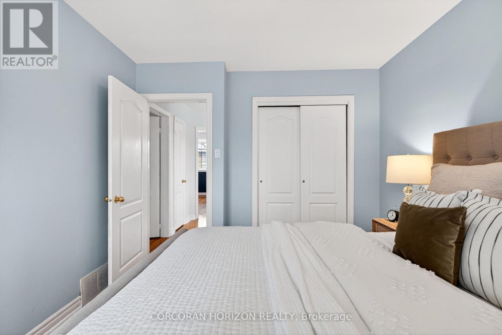 77 Mineola Road E, Mississauga, ON