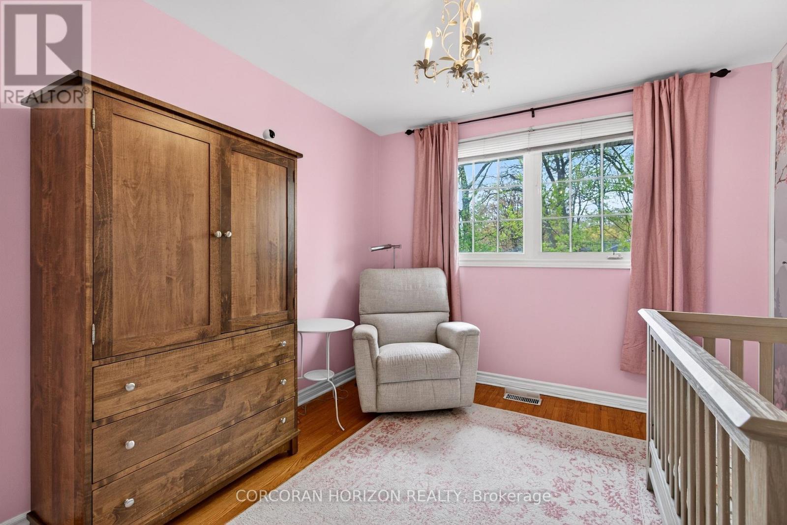 77 Mineola Road E, Mississauga, ON