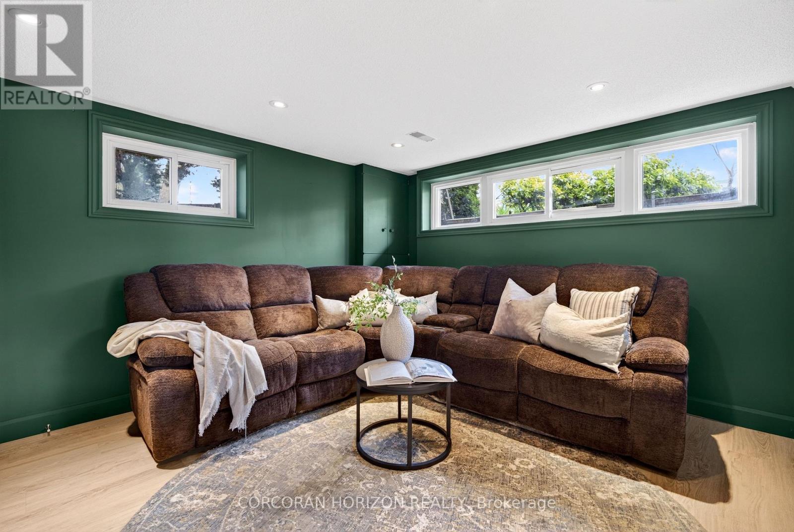 77 Mineola Road E, Mississauga, ON