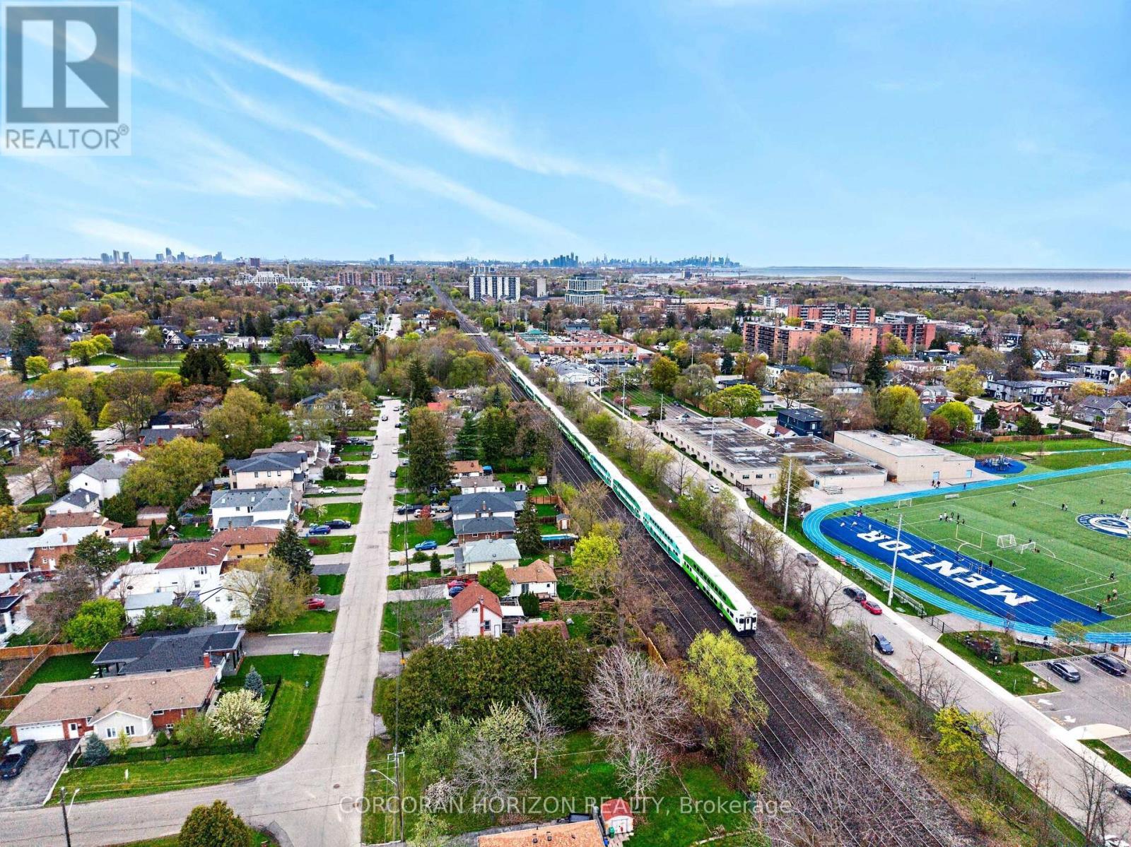 77 Mineola Road E, Mississauga, ON