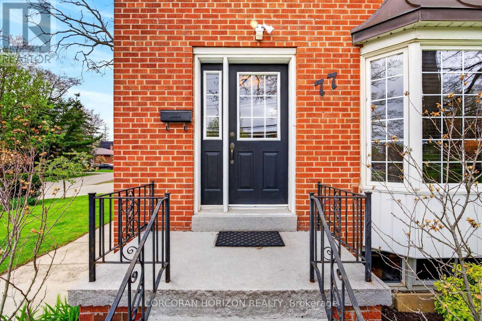 77 Mineola Road E, Mississauga, ON