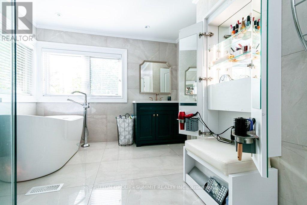 3739 St. Laurent Court, Mississauga, ON