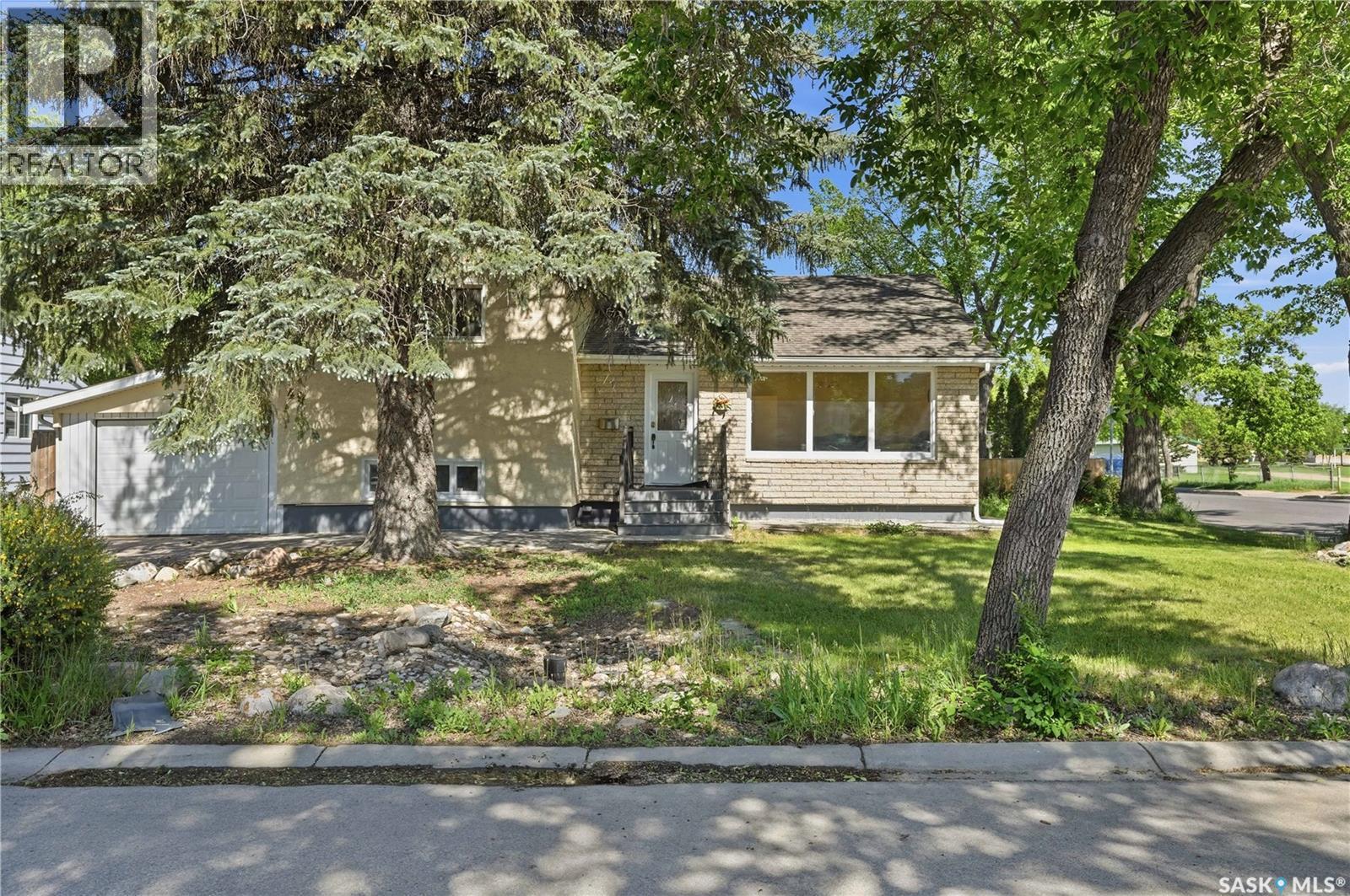 49 Scott Street, Regina, SK