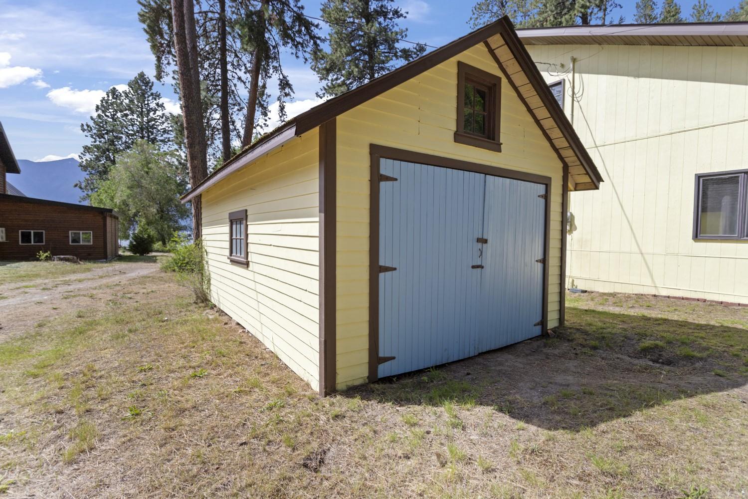 10917 3A Highway, Sanca, BC