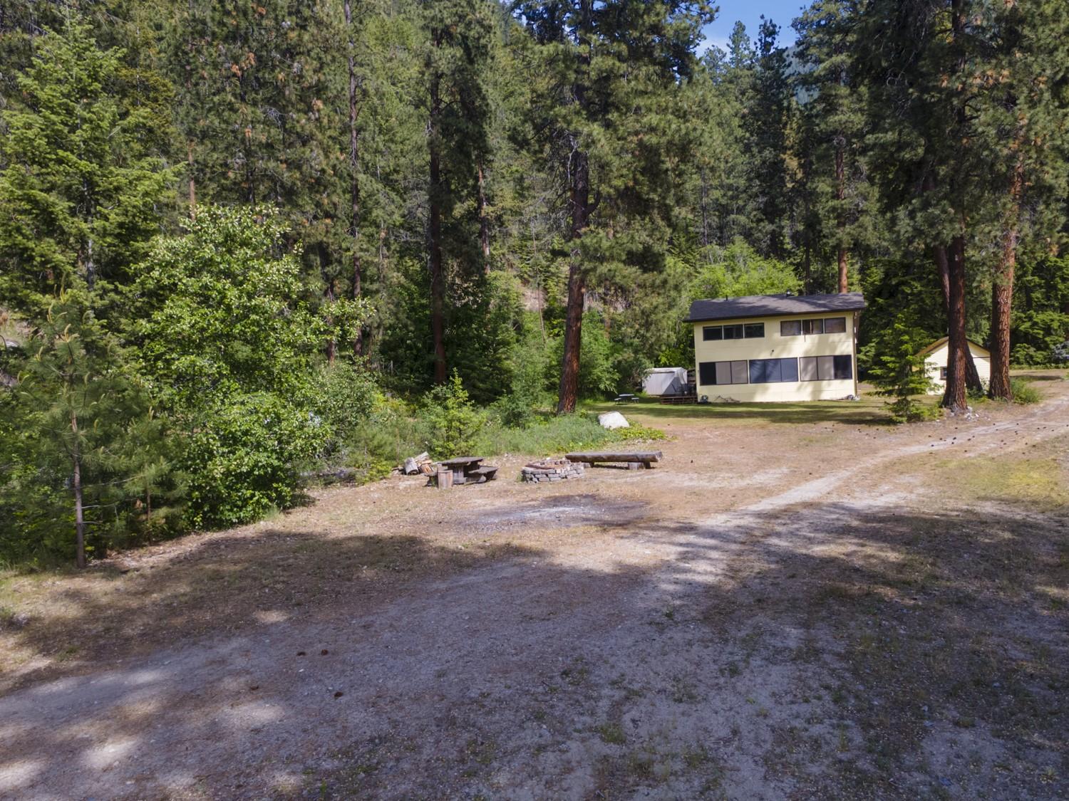 10917 3A Highway, Sanca, BC