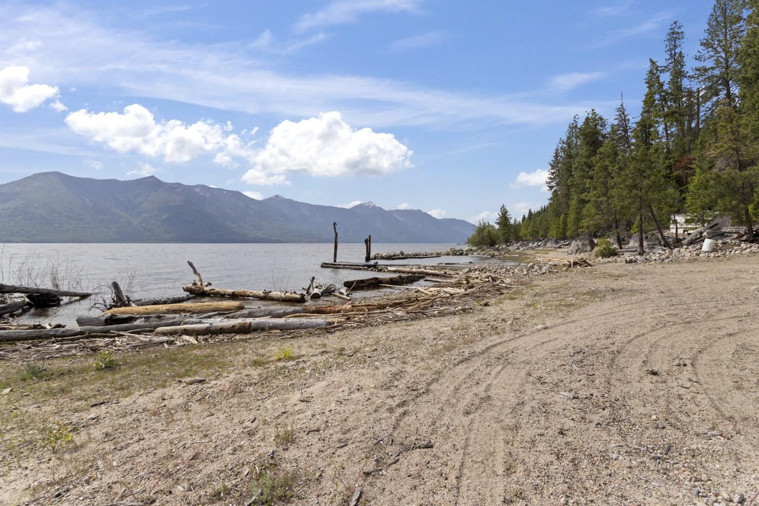 10917 3A Highway, Sanca, BC