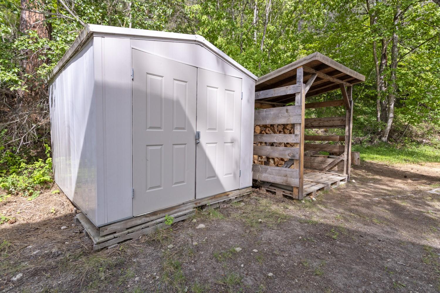 10917 3A Highway, Sanca, BC