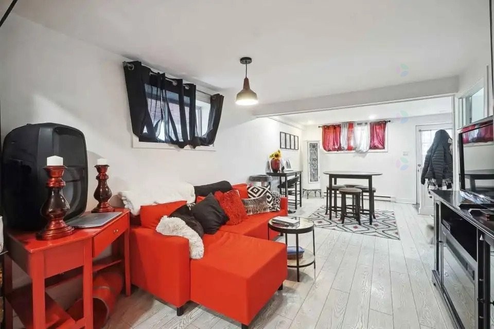 Salon - 1217 Rue Gardenville, Longueuil (Le Vieux-Longueuil), QC