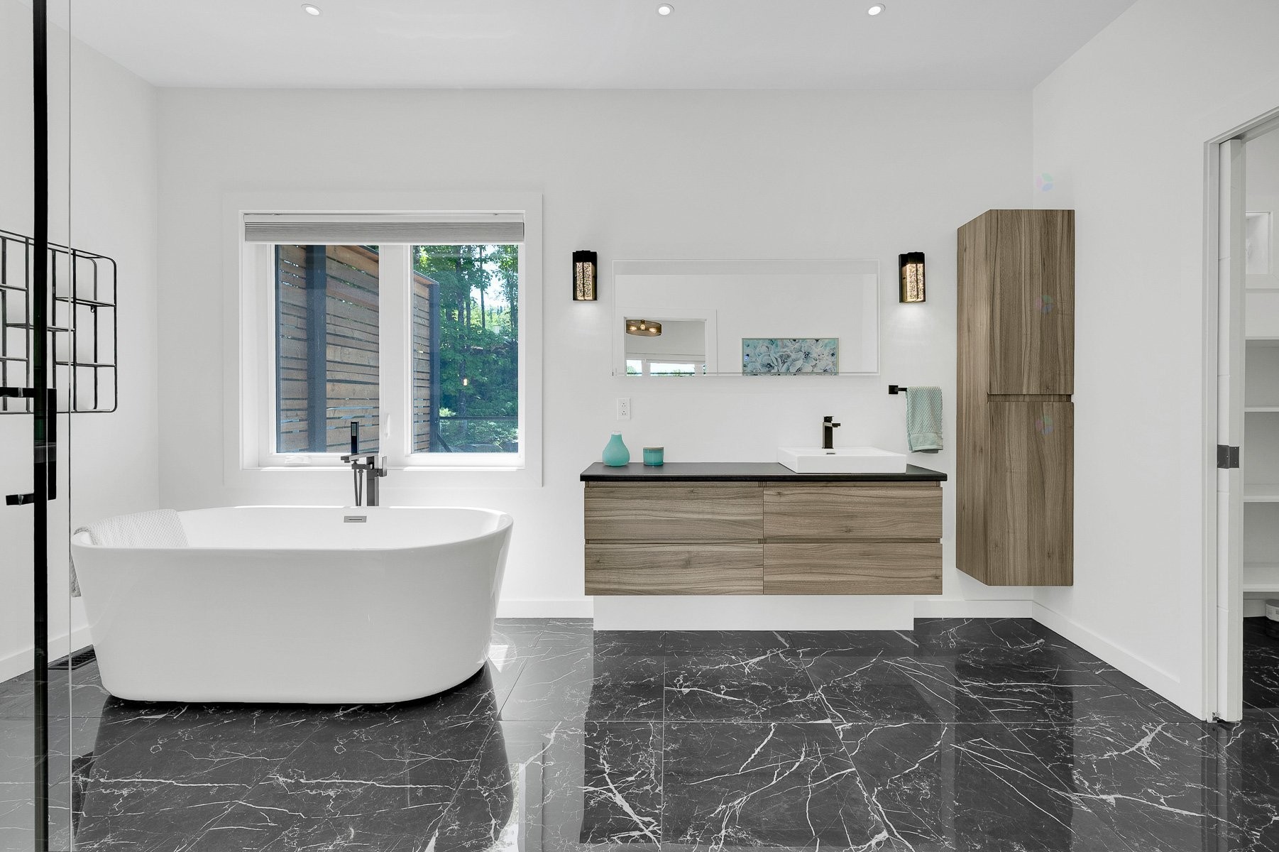 Master Bathroom - 2100 Ch. De L'Étang, Sainte-Adèle, QC