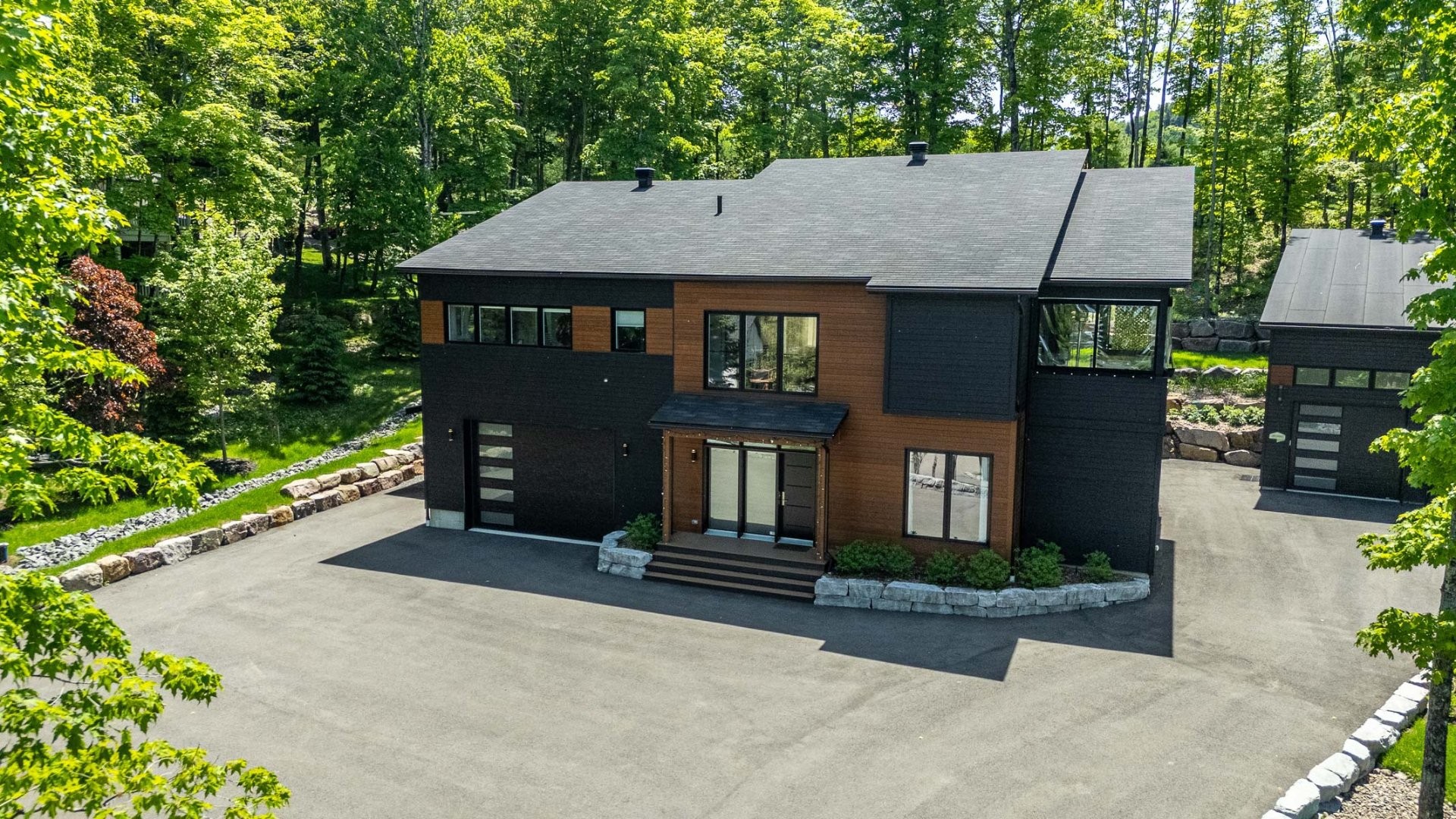 Aerial View - 2100 Ch. De L'Étang, Sainte-Adèle, QC