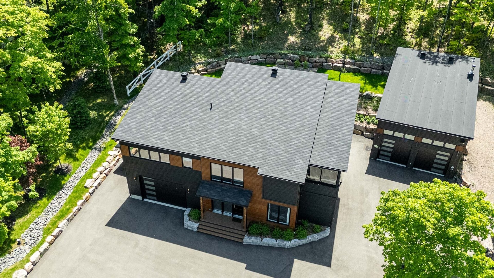 Aerial View - 2100 Ch. De L'Étang, Sainte-Adèle, QC