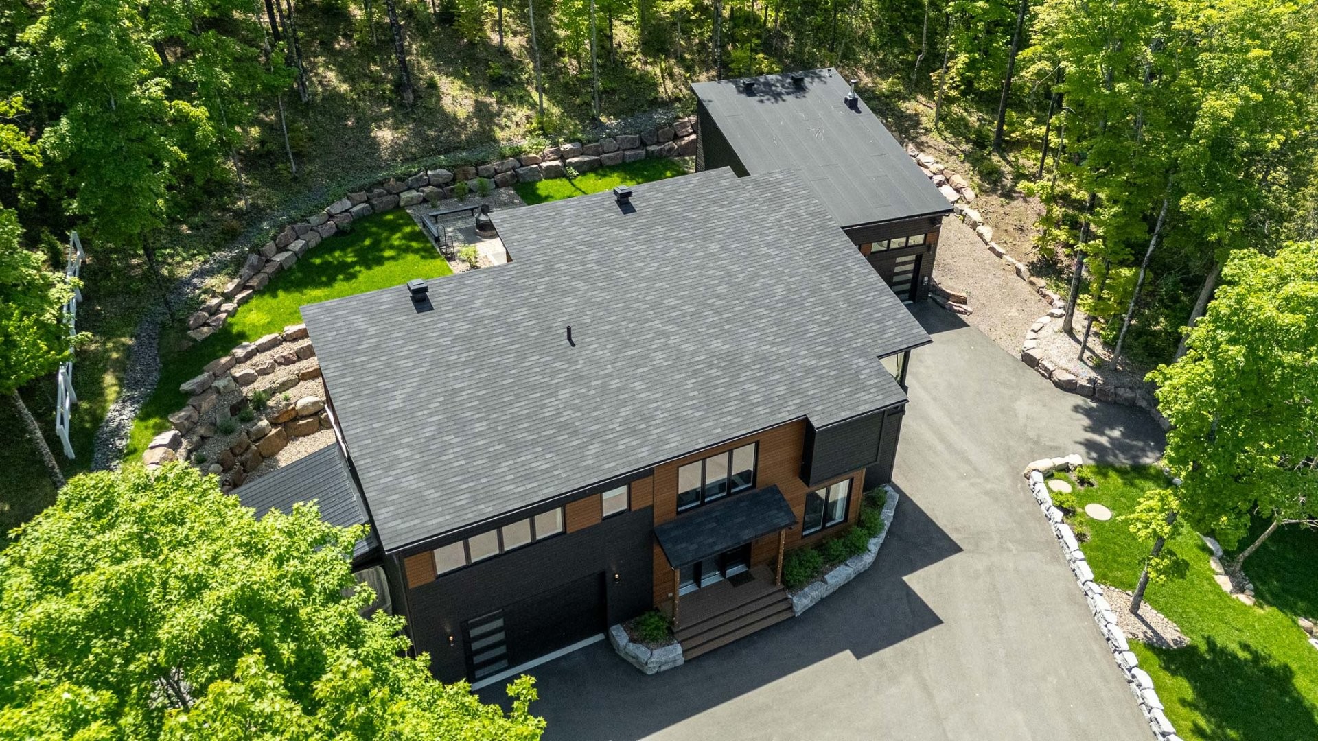 Aerial View - 2100 Ch. De L'Étang, Sainte-Adèle, QC