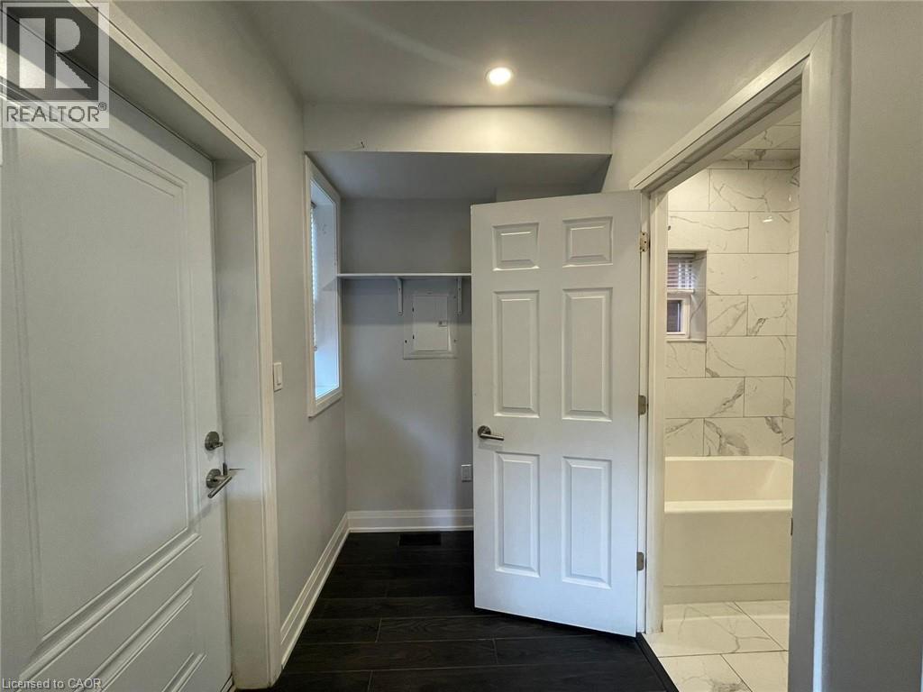 1 Madison Avenue, Hamilton, ON