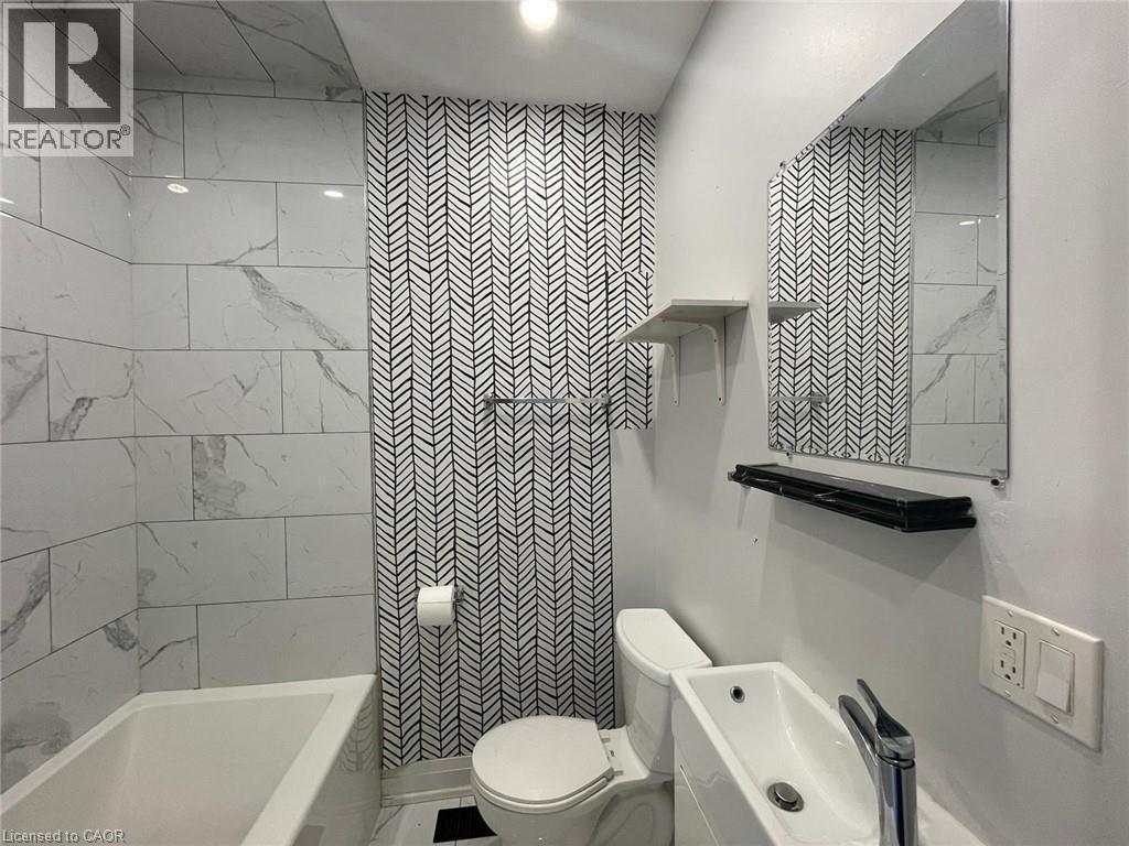 1 Madison Avenue, Hamilton, ON