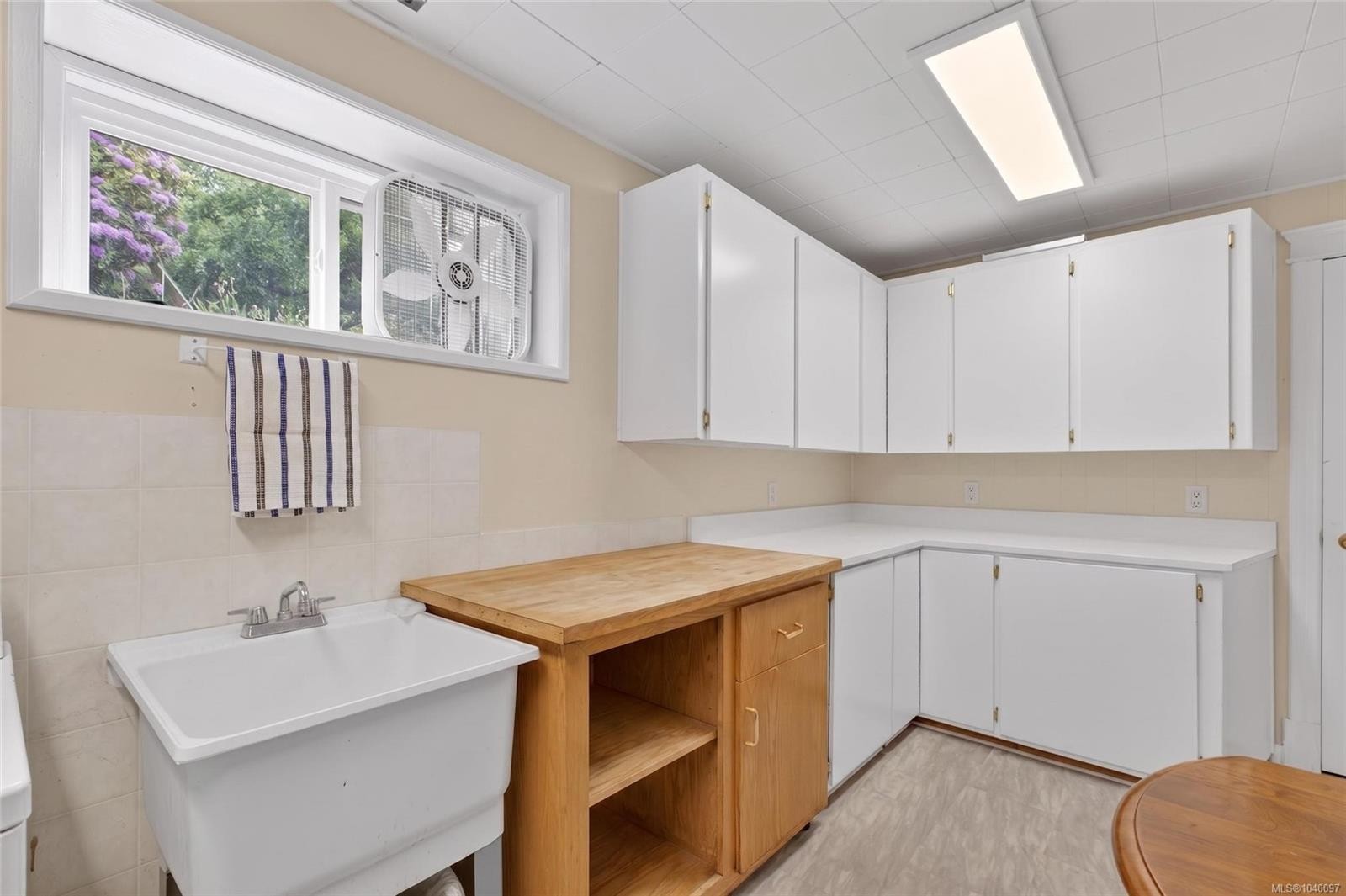 680 View Ave, Courtenay, BC