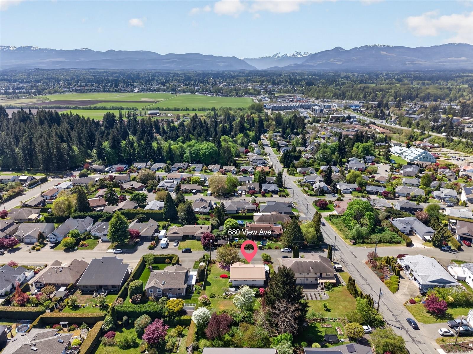 680 View Ave, Courtenay, BC