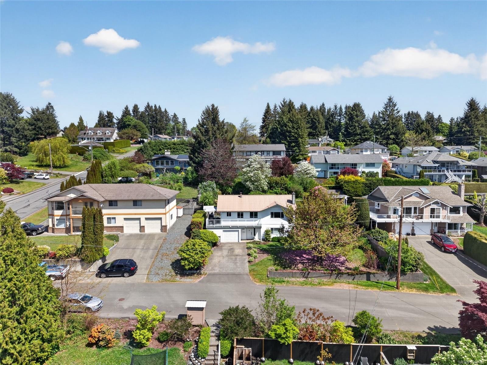 680 View Ave, Courtenay, BC