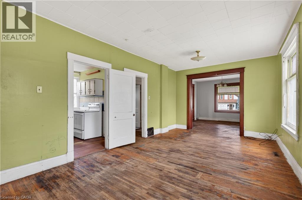 26 Arthur Avenue, St. Thomas, ON - Indoor Photo Showing Other Room