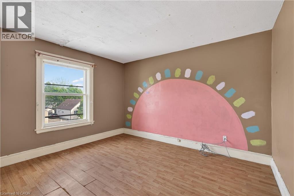 26 Arthur Avenue, St. Thomas, ON - Indoor Photo Showing Other Room