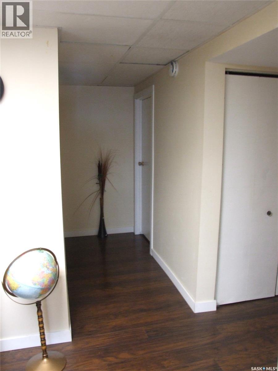 114 3Rd Street E, Leader, SK