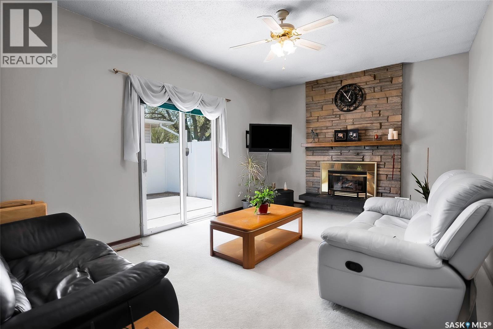 2 Cambridge Crescent, Saskatoon, SK