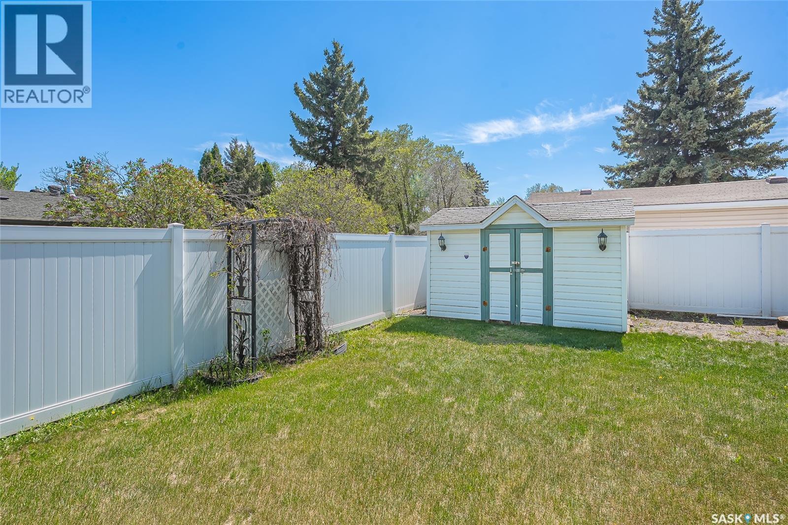 2 Cambridge Crescent, Saskatoon, SK