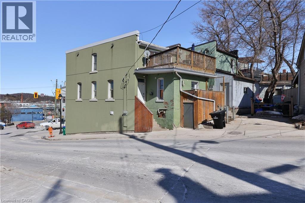2 Queen Street E, Cambridge, ON
