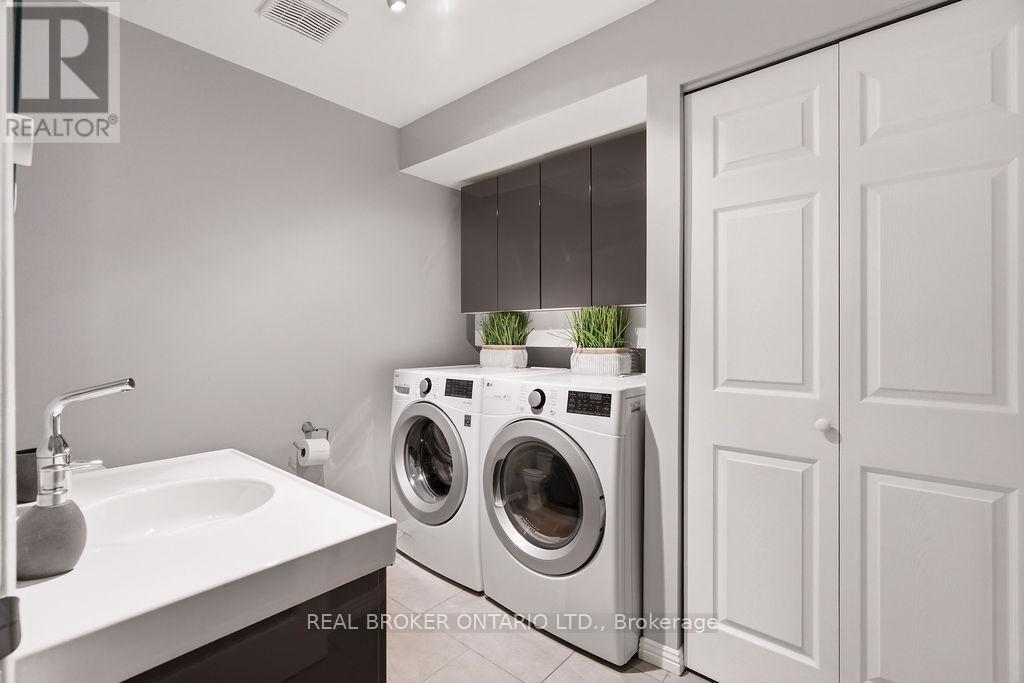 255 Bruyere Street, Ottawa, ON