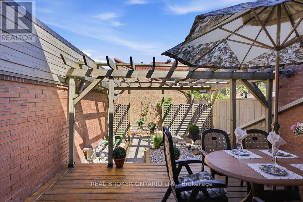 255 Bruyere Street, Ottawa, ON