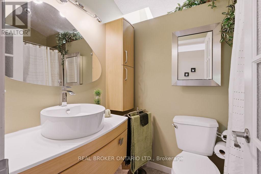 255 Bruyere Street, Ottawa, ON