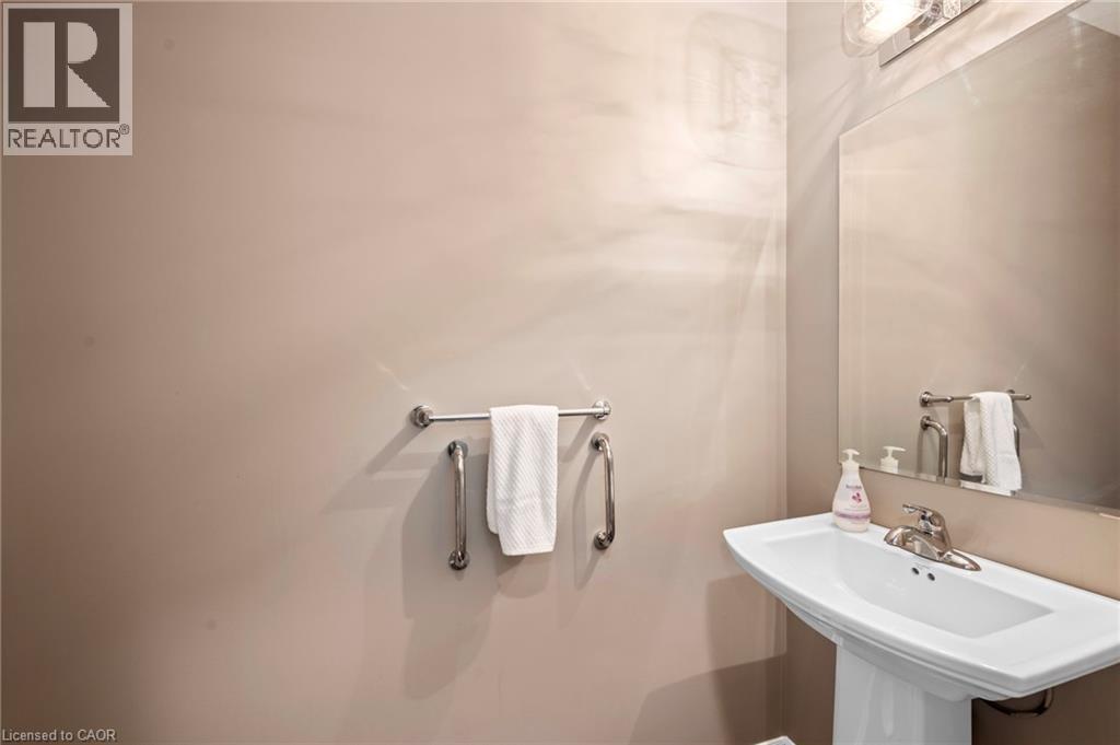 1863 Ballymote Avenue, London, ON - Indoor Photo Showing Bathroom